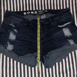 Mid rise denim shorts